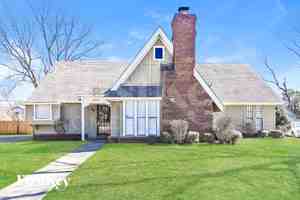 featured image of 4484 Westbury Dr