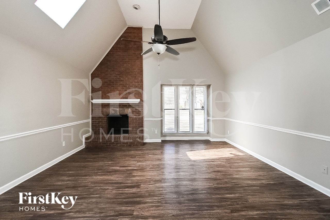 4484 Westbury Dr - Photo 2 of 15