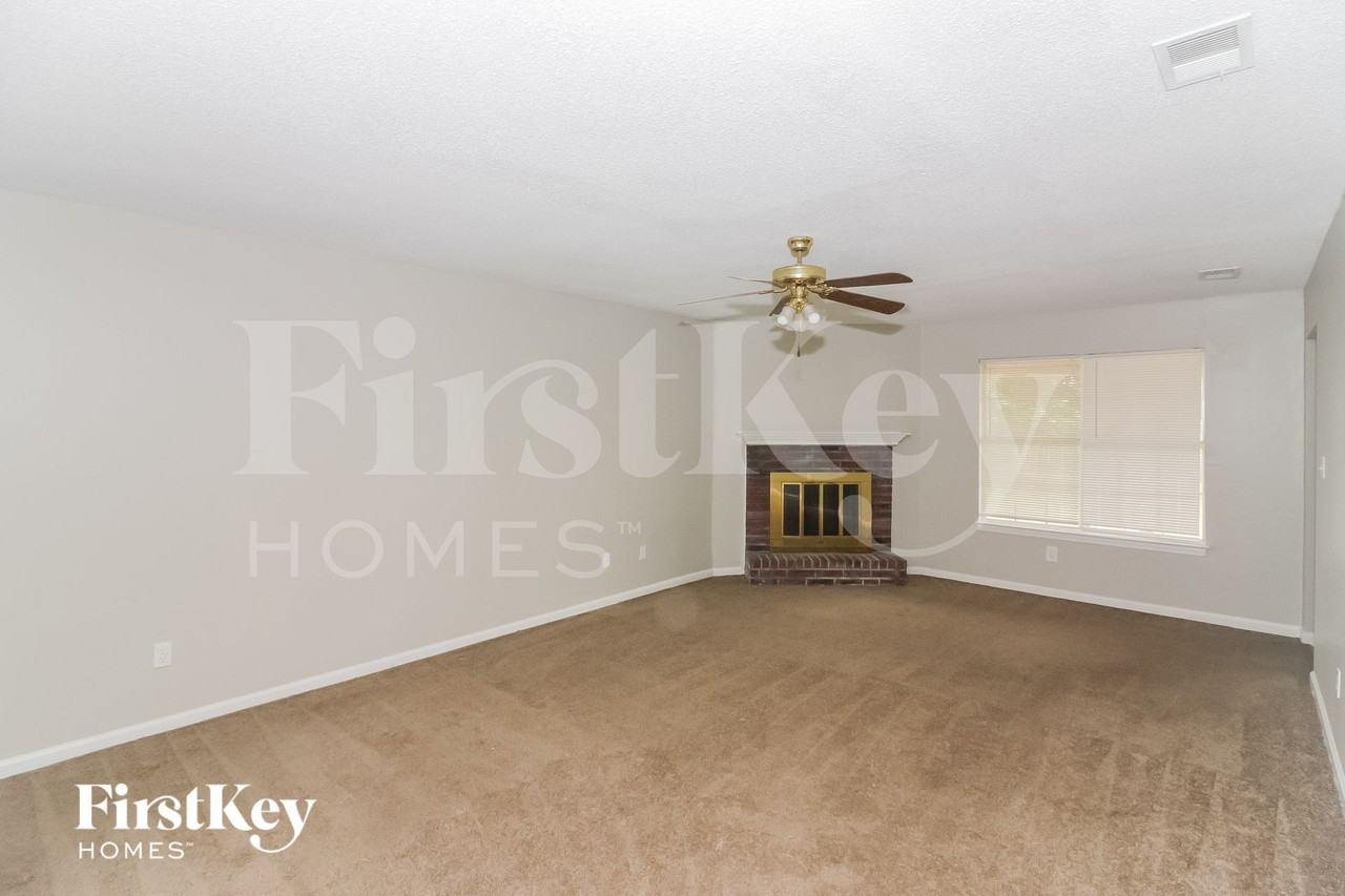 4064 Long Creek Rd - Photo 3 of 15