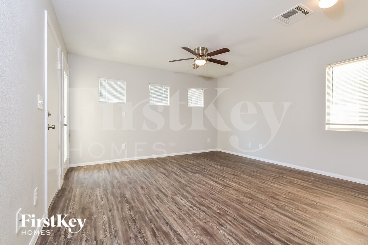 4047 Morning Peace St - Photo 3 of 15