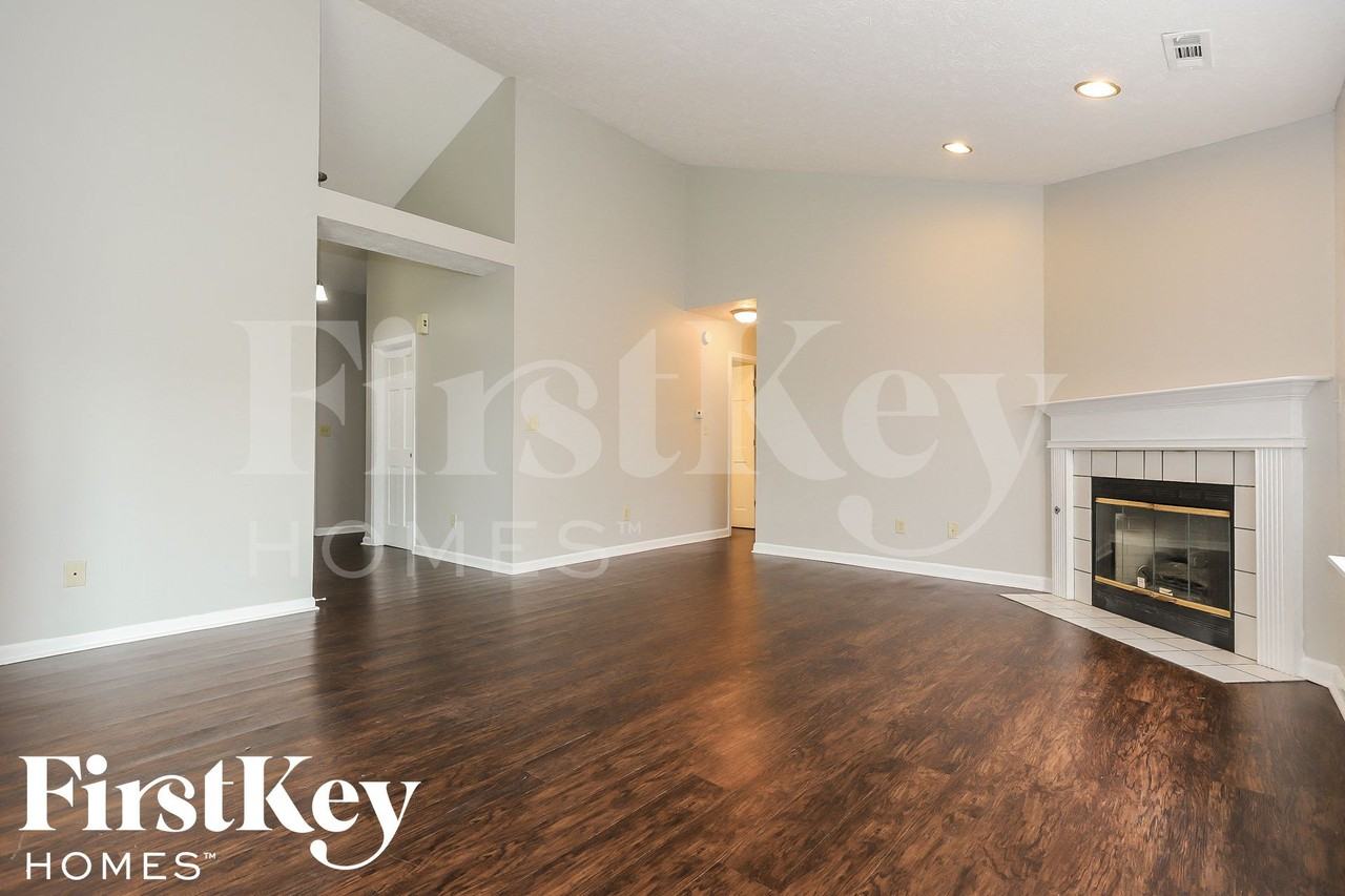 3809 Bonn Blvd - Photo 3 of 15