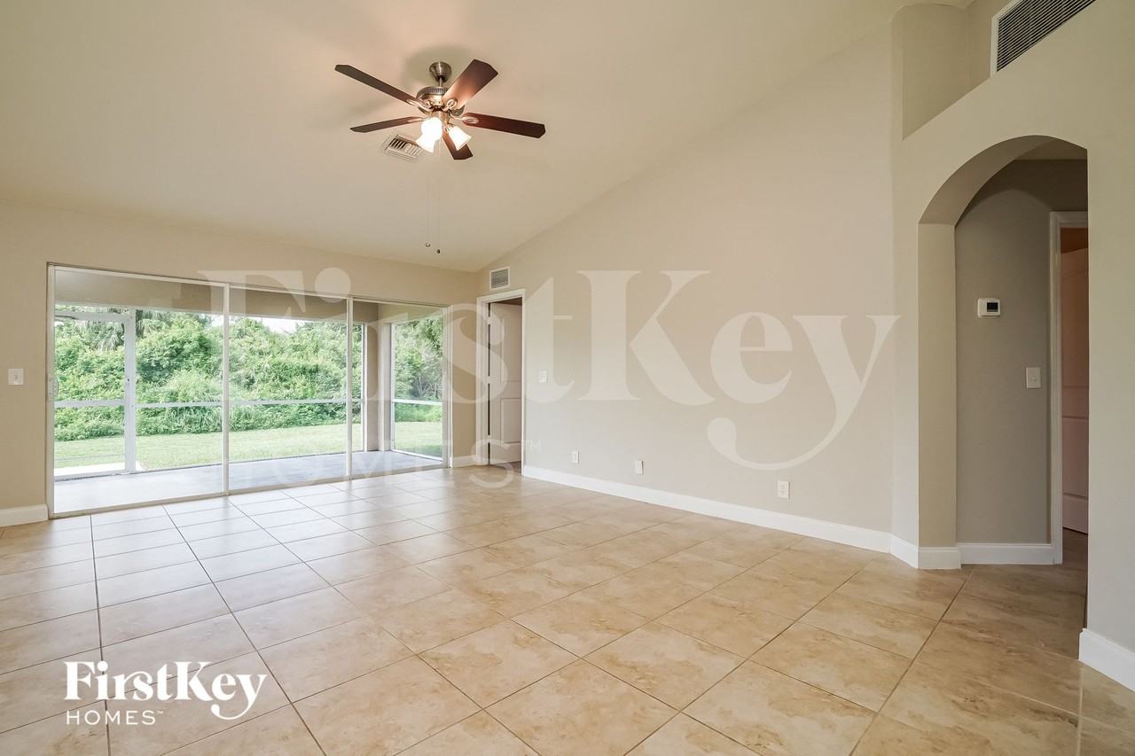 3215 41st St Sw - Photo 2 of 15