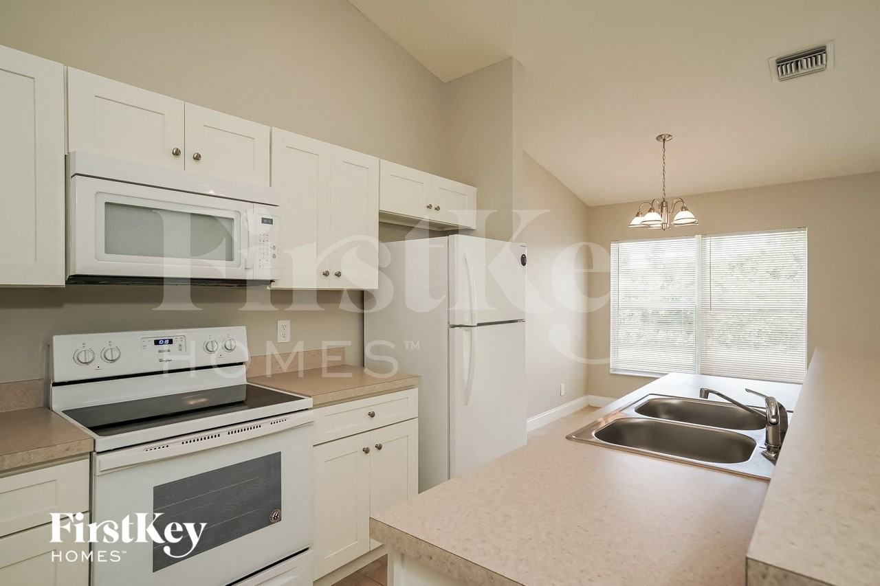 3215 41st St Sw - Photo 6 of 15