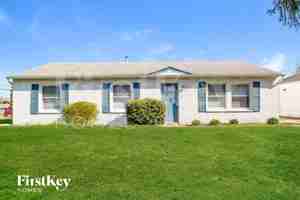 featured image of 3210 E Dudley Ave