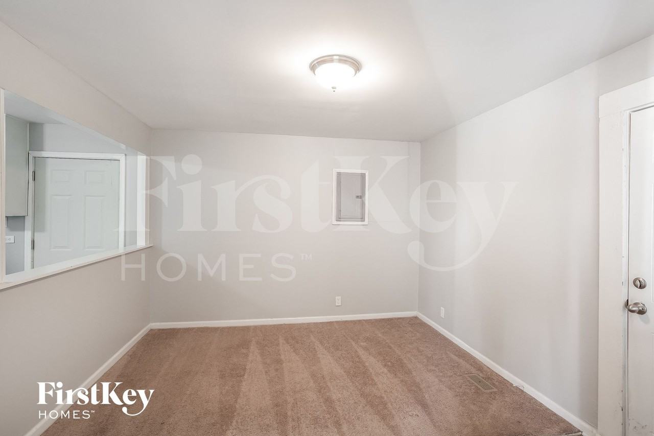 3210 E Dudley Ave - Photo 5 of 15