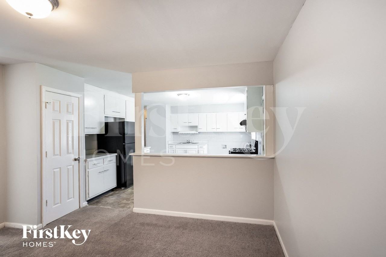 3210 E Dudley Ave - Photo 6 of 15