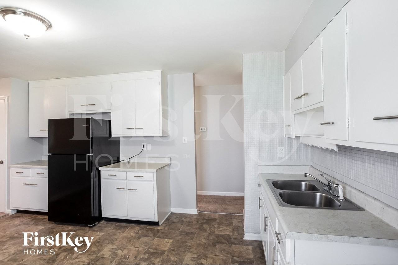 3210 E Dudley Ave - Photo 7 of 15