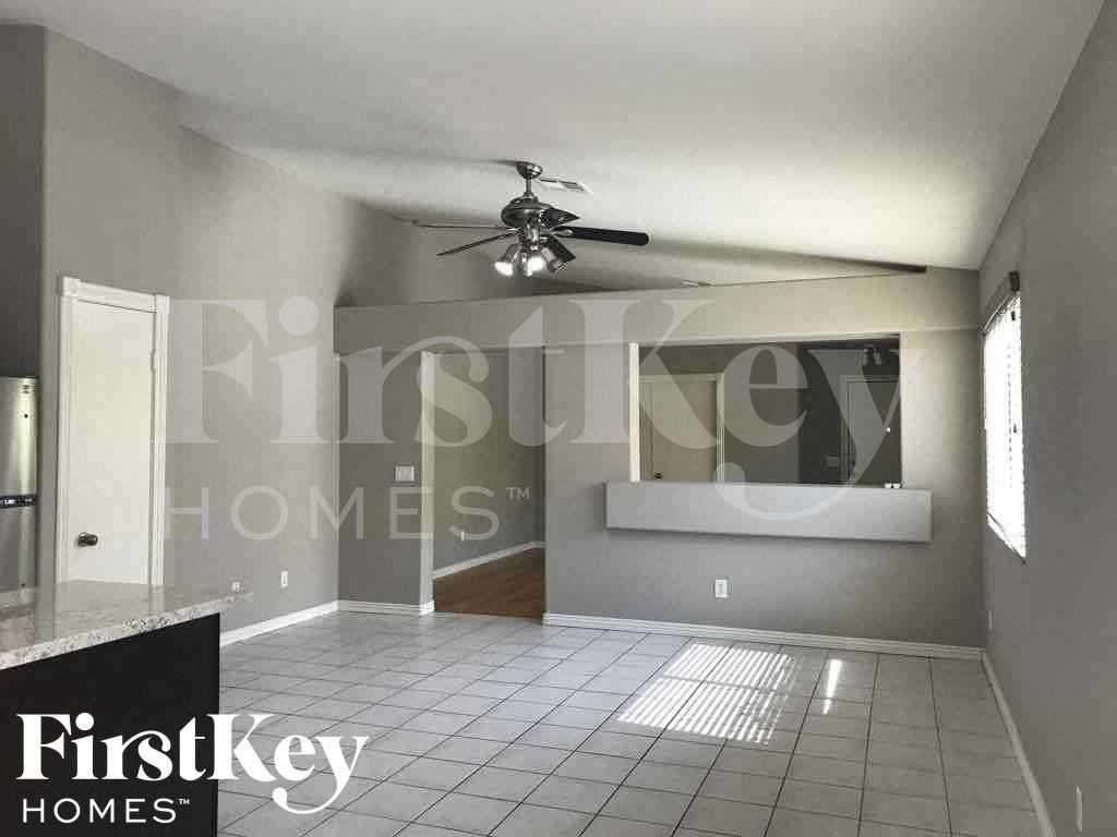 3035 W Melinda Ln - Photo 2 of 17