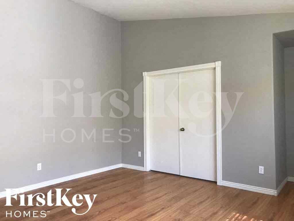 3035 W Melinda Ln - Photo 6 of 17