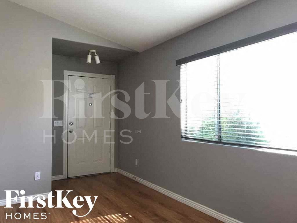 3035 W Melinda Ln - Photo 7 of 17