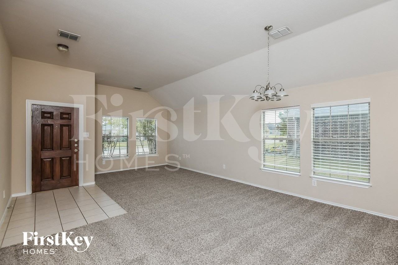 1517 Brandon Dr - Photo 6 of 15