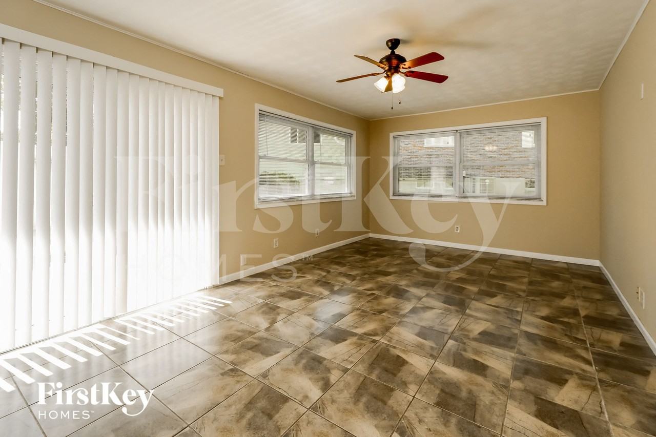 13420 Old Jamestown Rd - Photo 5 of 15