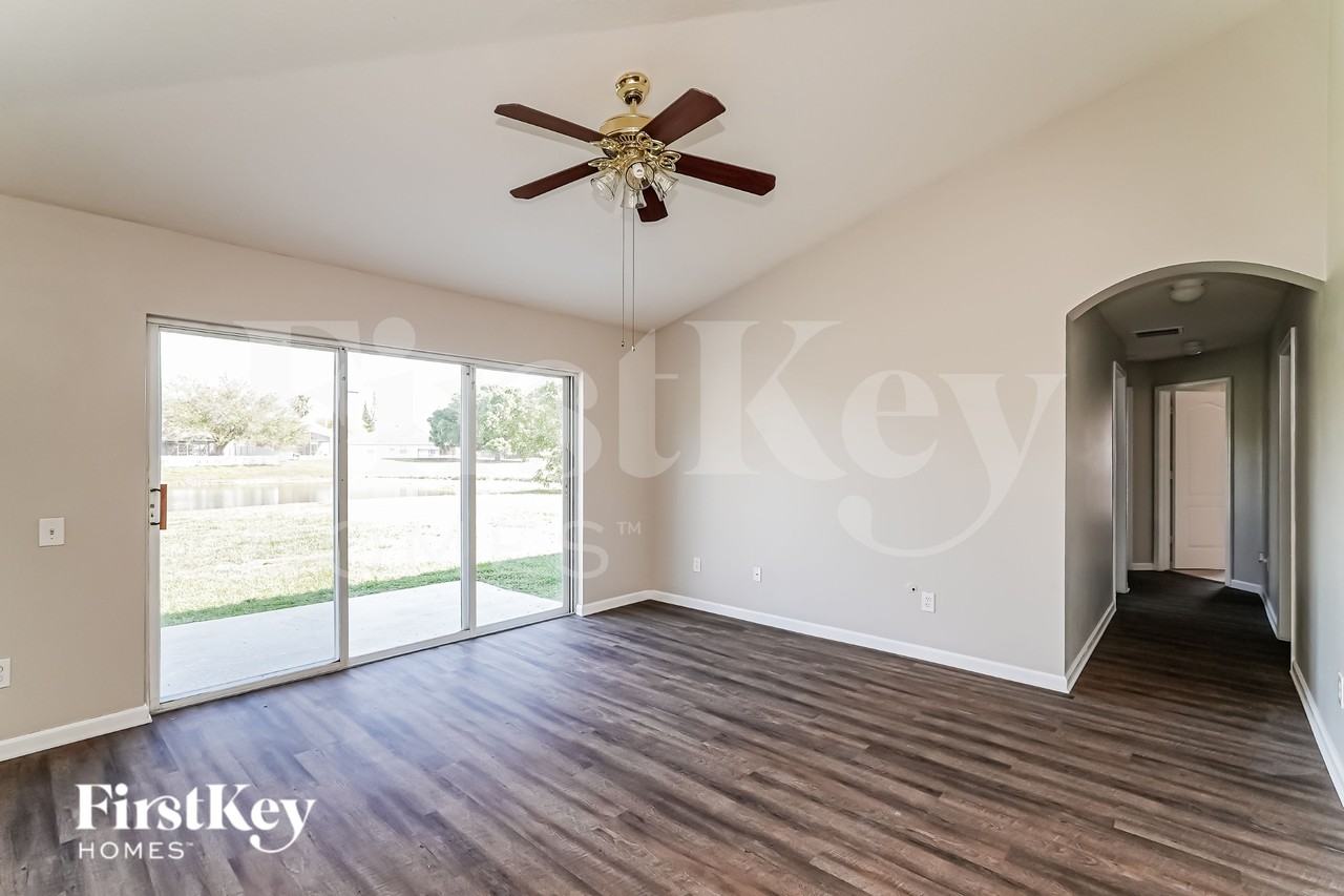 12430 Midpointe Dr - Photo 7 of 16