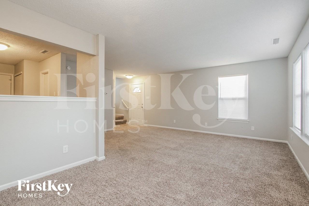 10870 Sweetsen Rd - Photo 4 of 15