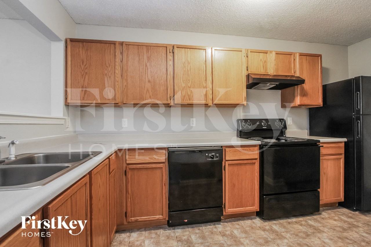 10870 Sweetsen Rd - Photo 5 of 15