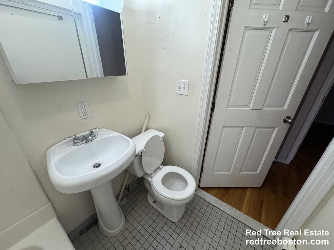 67 S Huntington Ave #1 - Photo 7 of 34