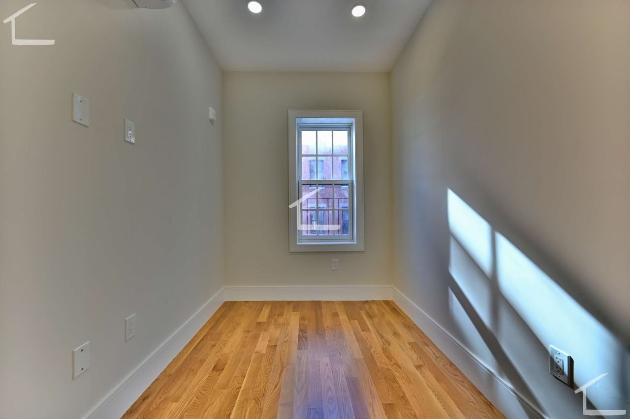 Winchester St #4 - Photo 7 of 10