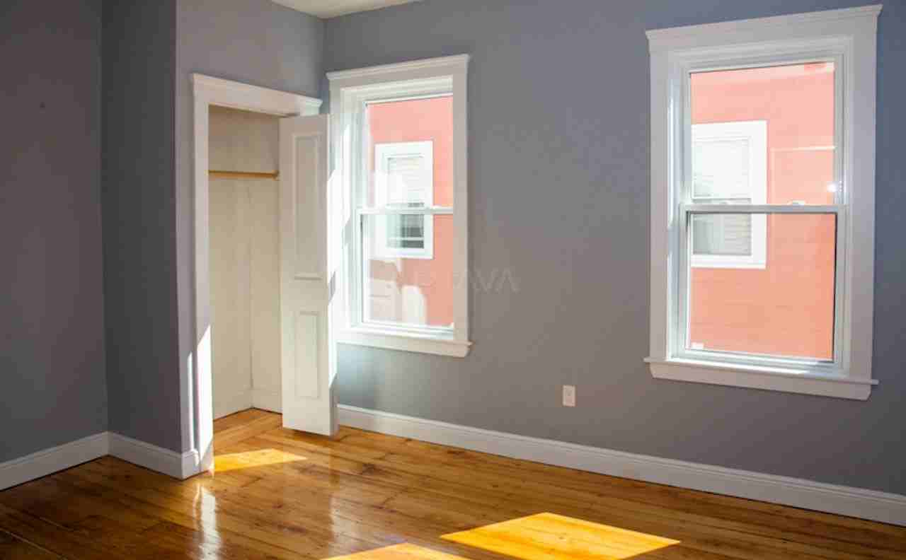 376 Prospect St #3 - Photo 3 of 14