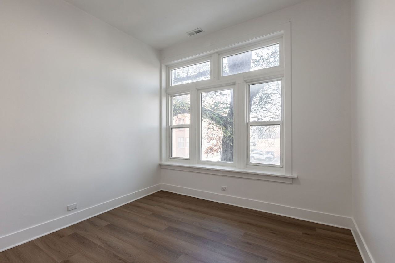 3211 W Chicago Ave #CH2 - Photo 3 of 8