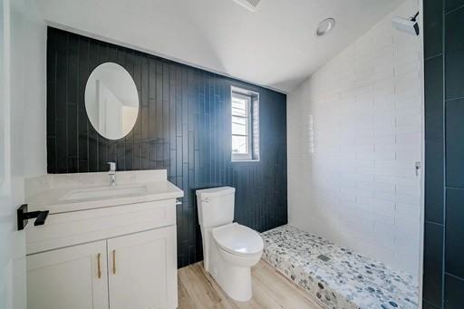 1014 South Hayworth Avenue - Photo 2 of 18