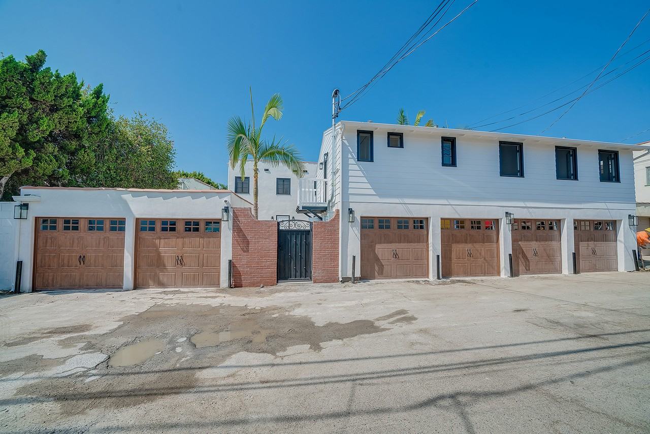 1014 South Hayworth Avenue - Photo 4 of 18