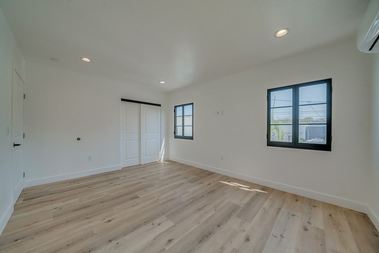 1014 South Hayworth Avenue - Photo 6 of 18