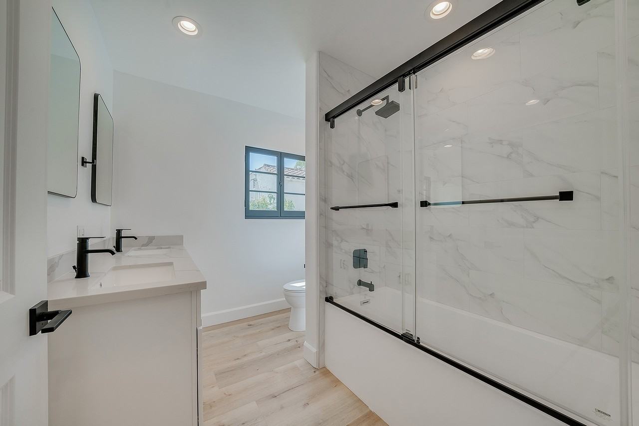 1014 South Hayworth Avenue - Photo 7 of 18