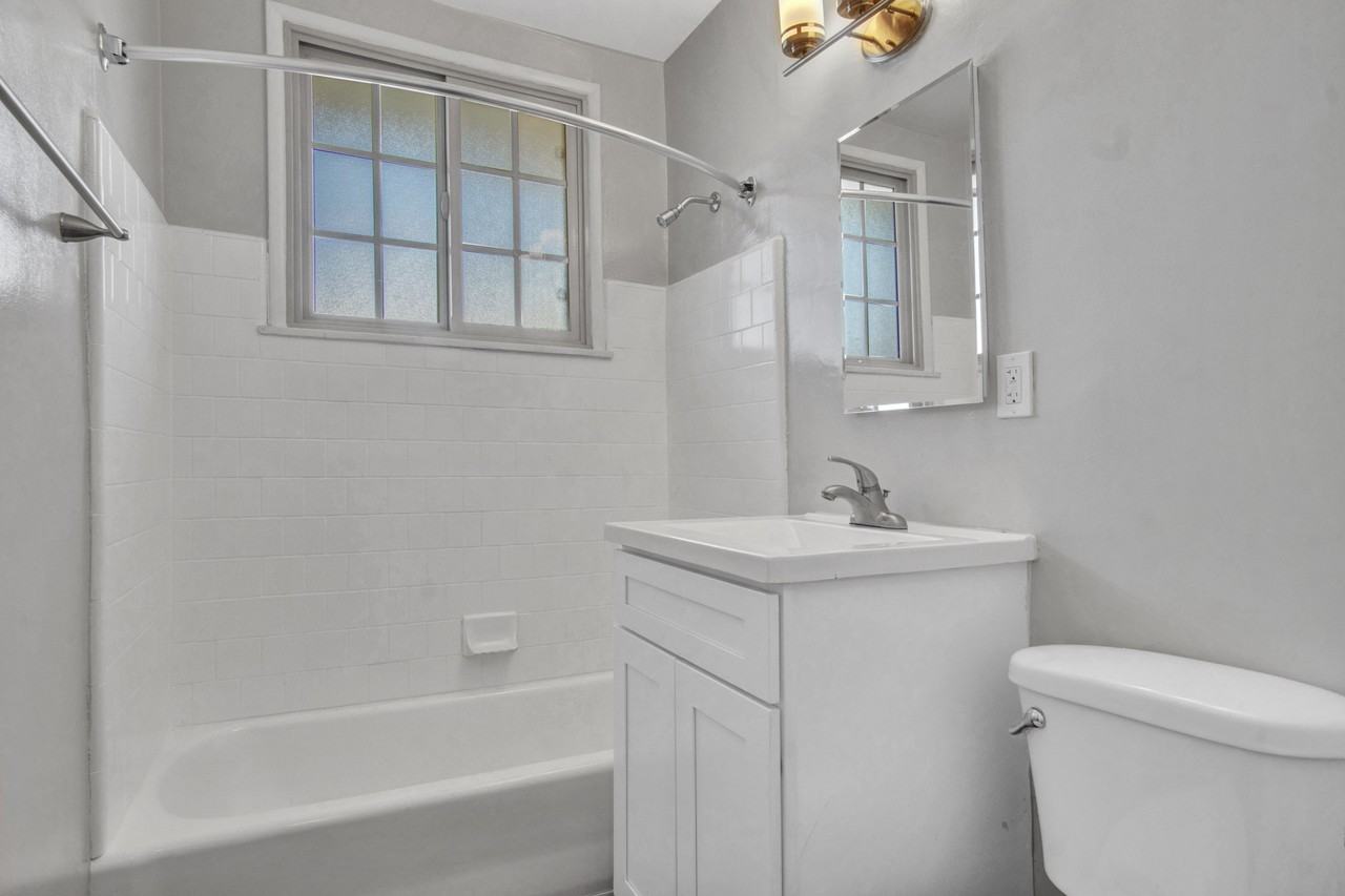 13804 Moorpark Street - Photo 6 of 10