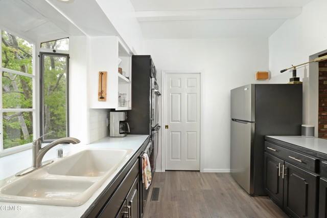 400 Glenullen Dr - Photo 7 of 8