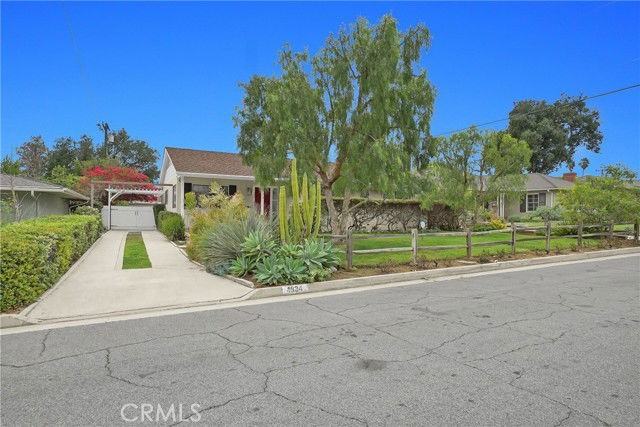 1834 Midwick Dr - Photo 2 of 8