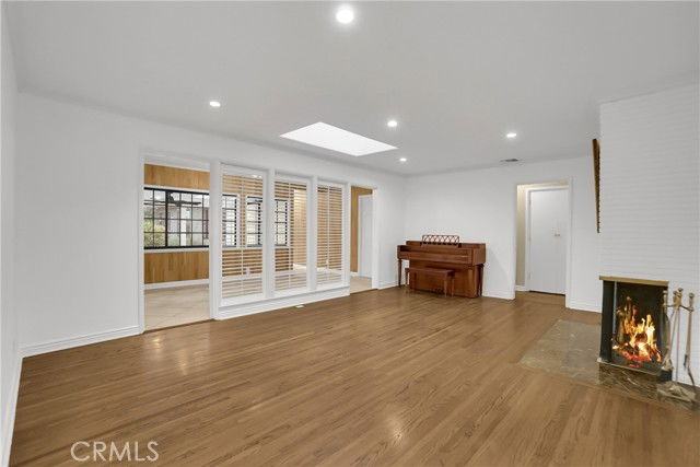 1834 Midwick Dr - Photo 4 of 8