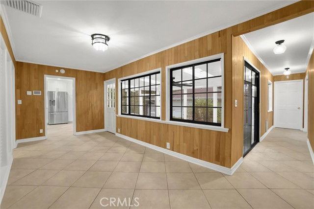 1834 Midwick Dr - Photo 5 of 8