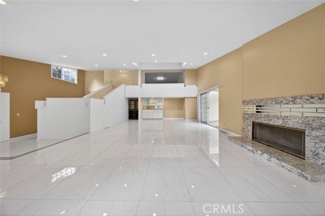 2255 E Chevy Chase Dr - Photo 3 of 8