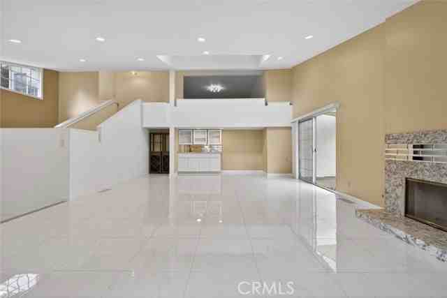 2255 E Chevy Chase Dr - Photo 6 of 8