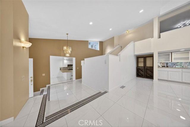 2255 E Chevy Chase Dr - Photo 7 of 8