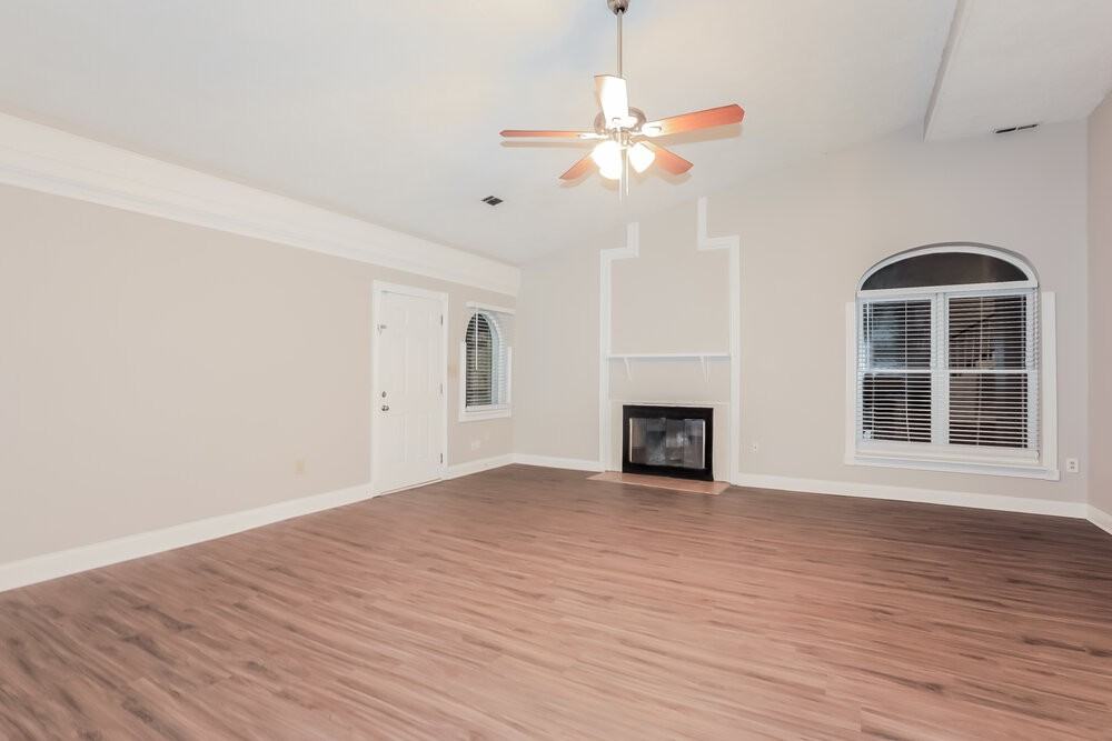 1740 Eaglecreek Trl - Photo 4 of 17