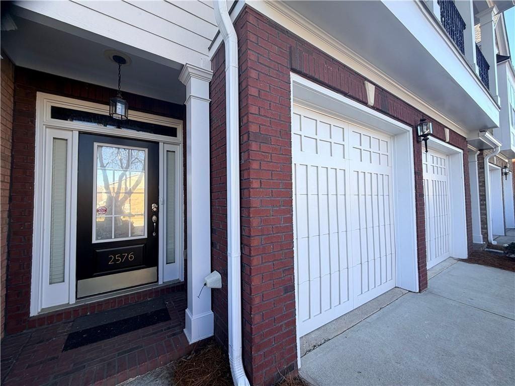 2576 Gadsen Walk - Photo 3 of 33