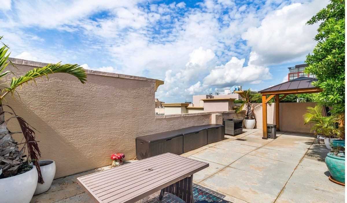 410 Evernia St ##807 - Photo 3 of 18