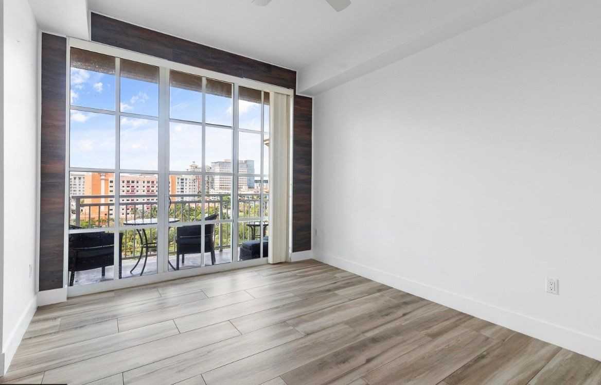 410 Evernia St ##807 - Photo 6 of 18