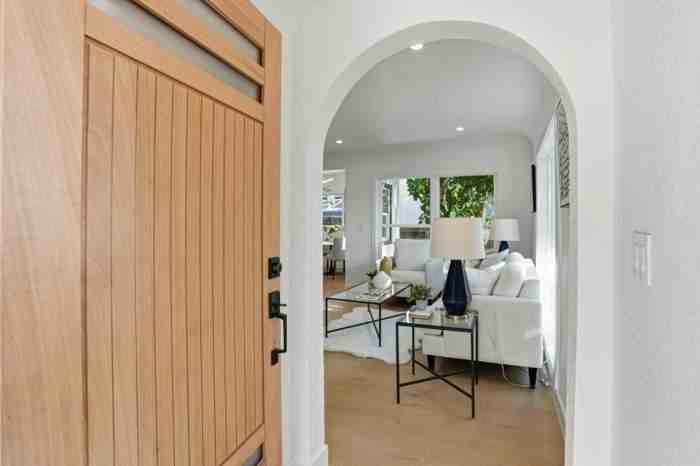 112 S Cragmont Ave - Photo 3 of 21