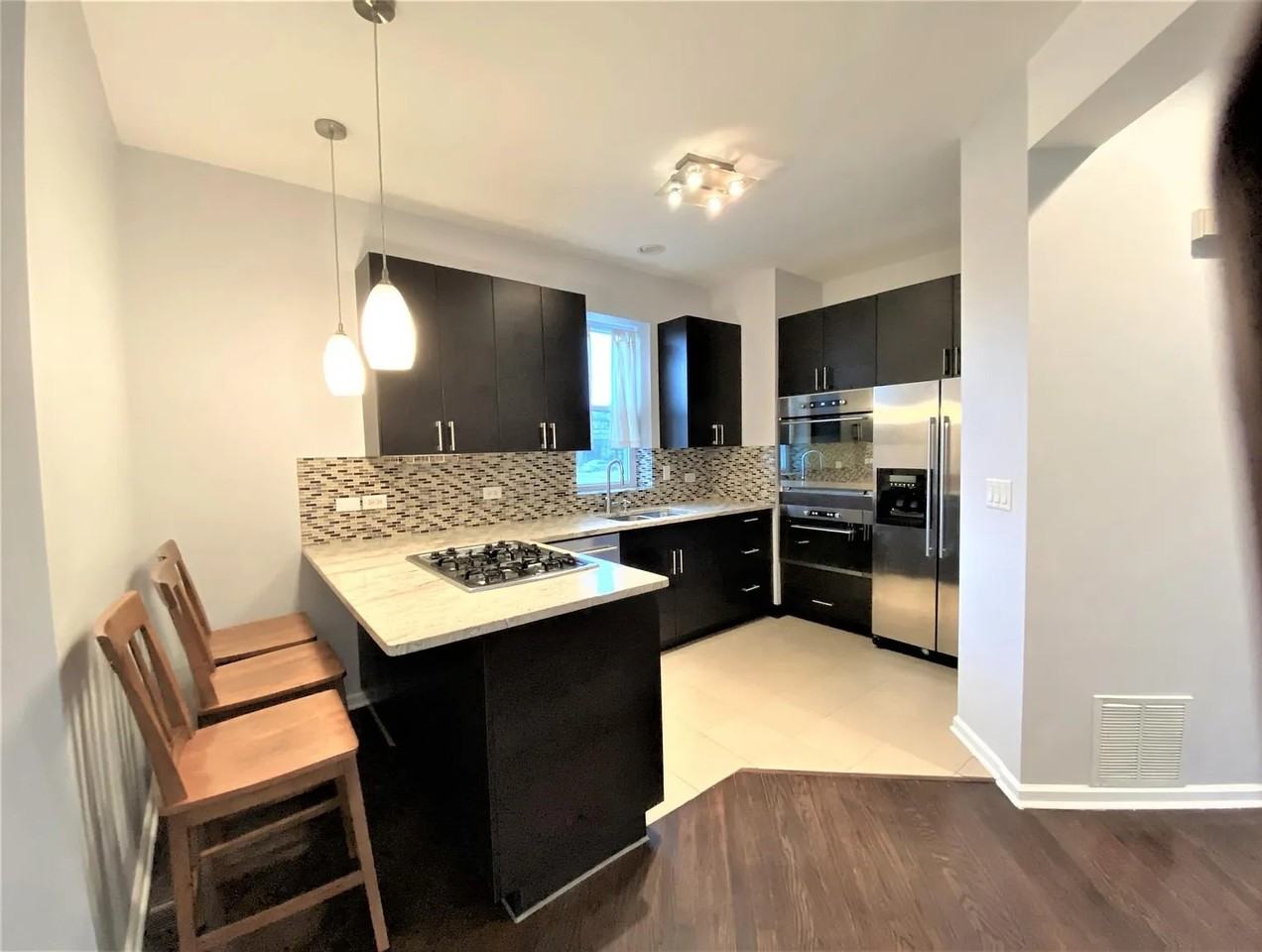 3131 N Western Ave - Photo 3 of 13