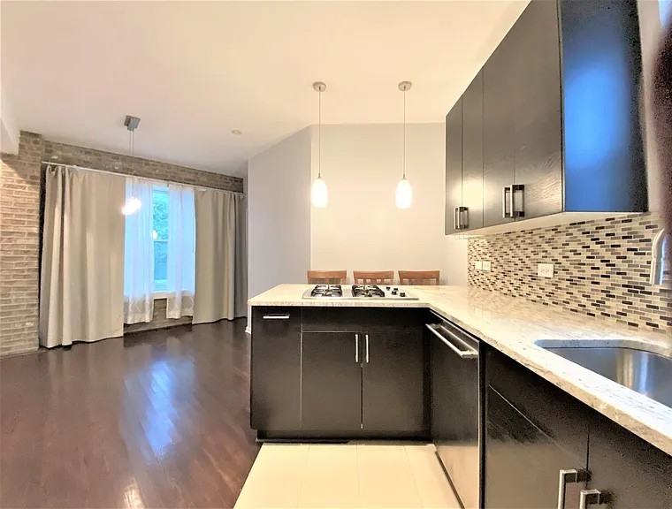 3131 N Western Ave - Photo 5 of 13