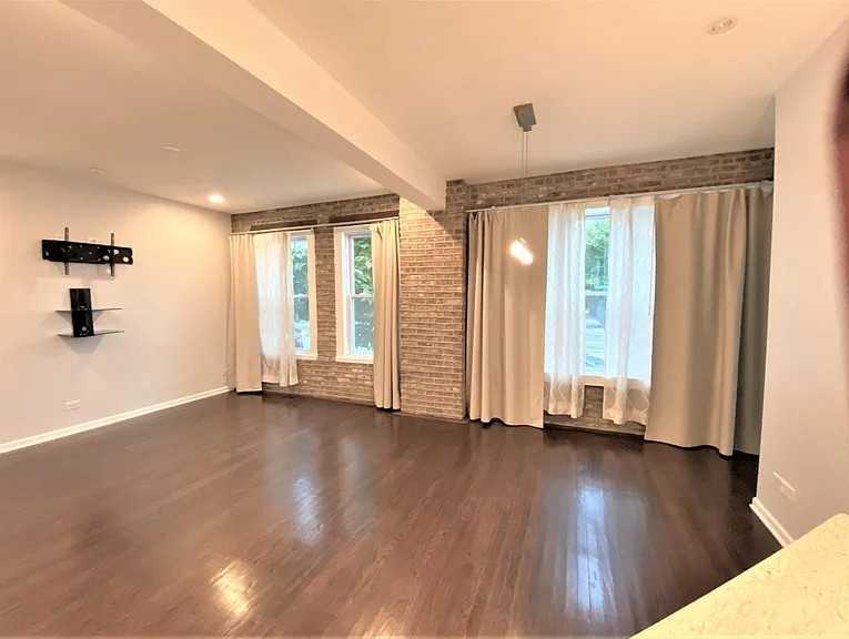 3131 N Western Ave - Photo 6 of 13