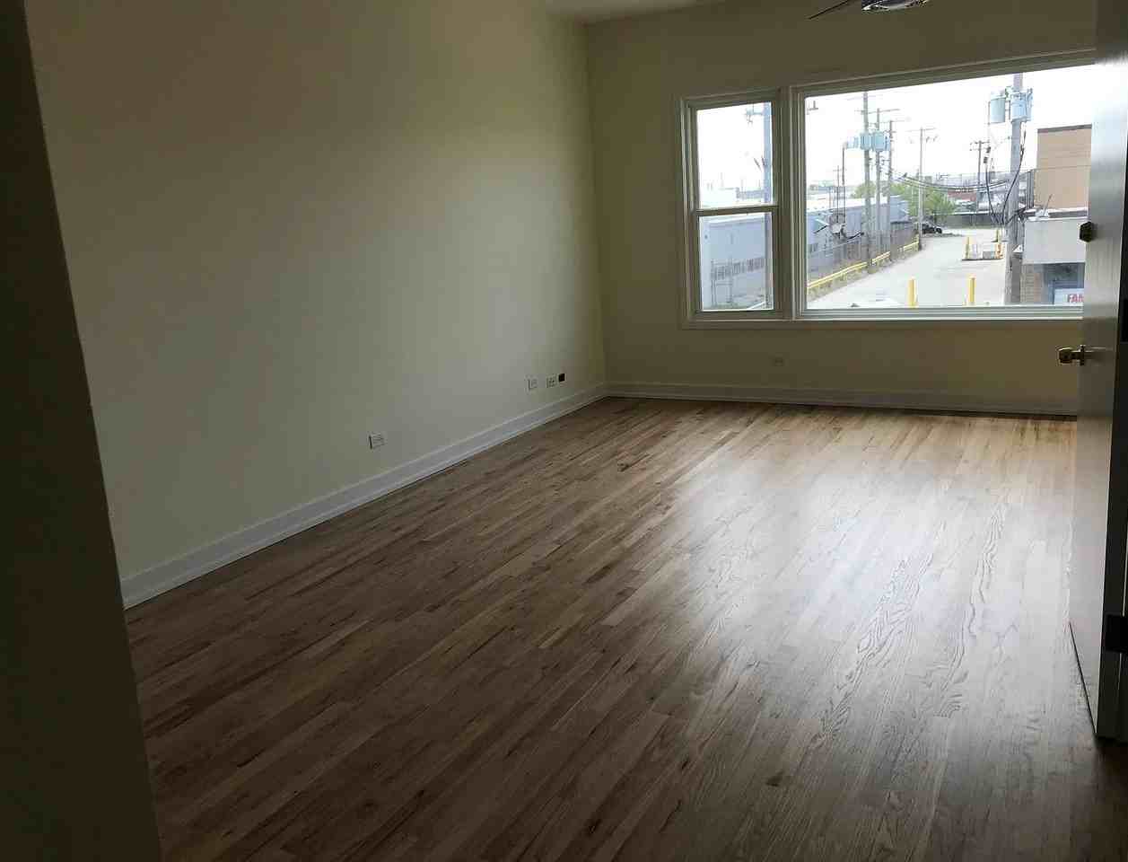 3471 N Kedzie Ave #2 - Photo 4 of 6