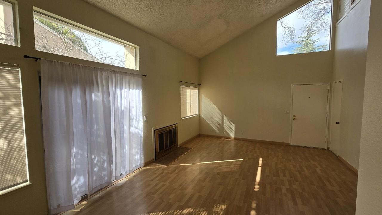 27703 Persimmon Dr - Photo 3 of 23