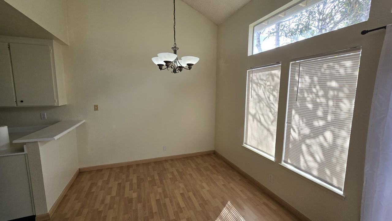 27703 Persimmon Dr - Photo 4 of 23