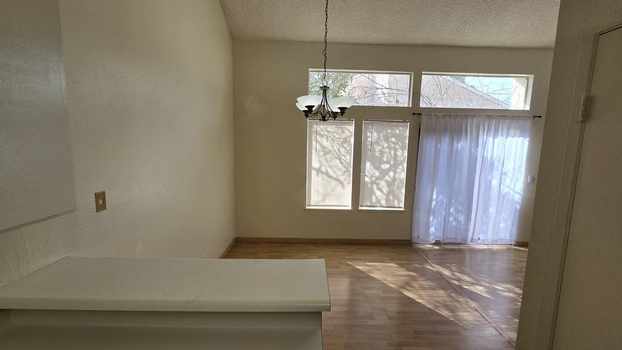 27703 Persimmon Dr - Photo 7 of 23