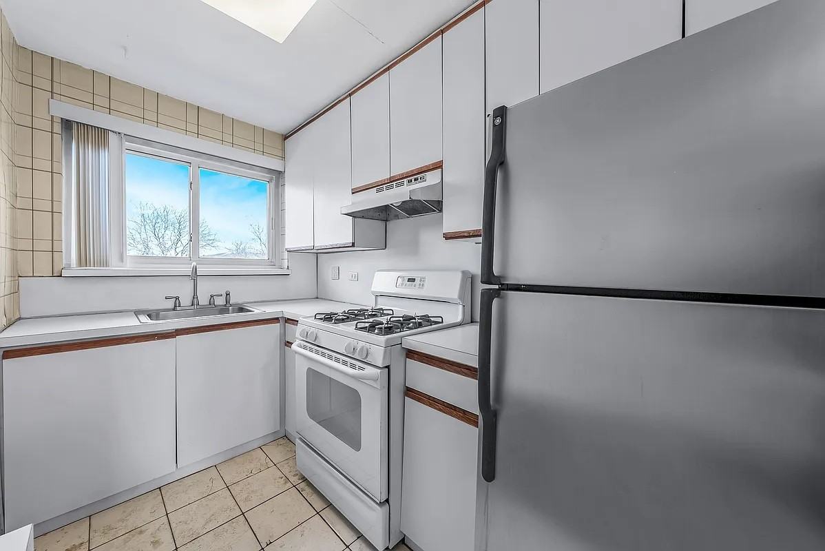 11124 66th Ave #3A - Photo 2 of 10