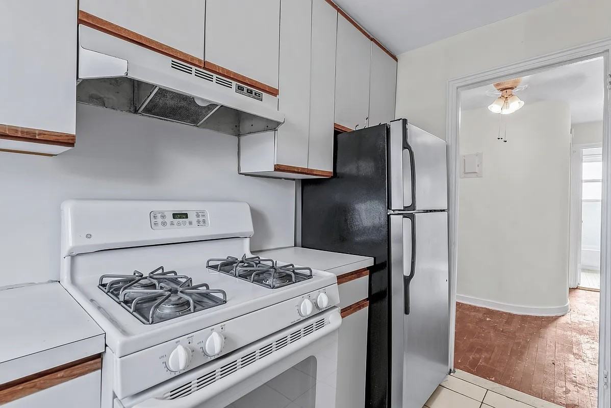 11124 66th Ave #3A - Photo 3 of 10