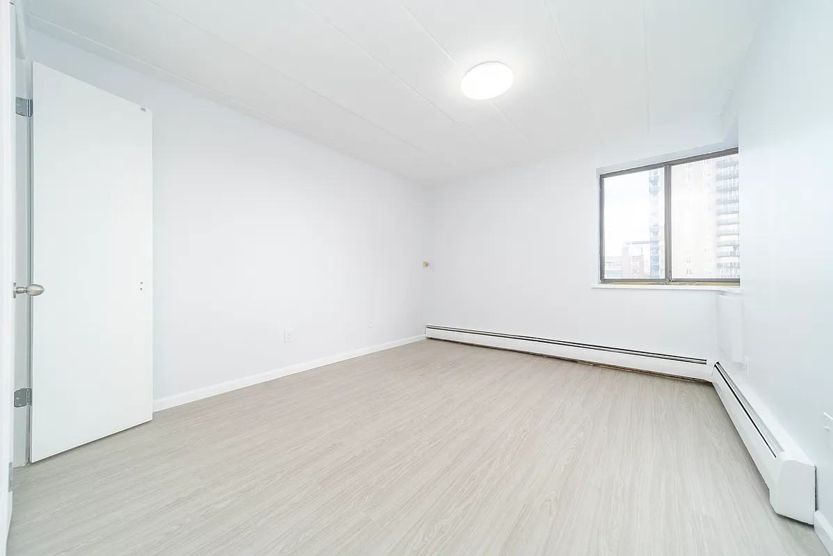 13446 Maple Ave #7A - Photo 3 of 10